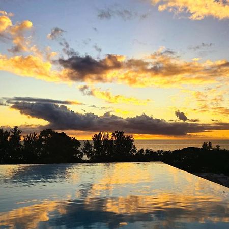 Luxury Penthouse With Infinity Pool & Stunning Sea View Apartamento Flic-en-Flacq Exterior foto