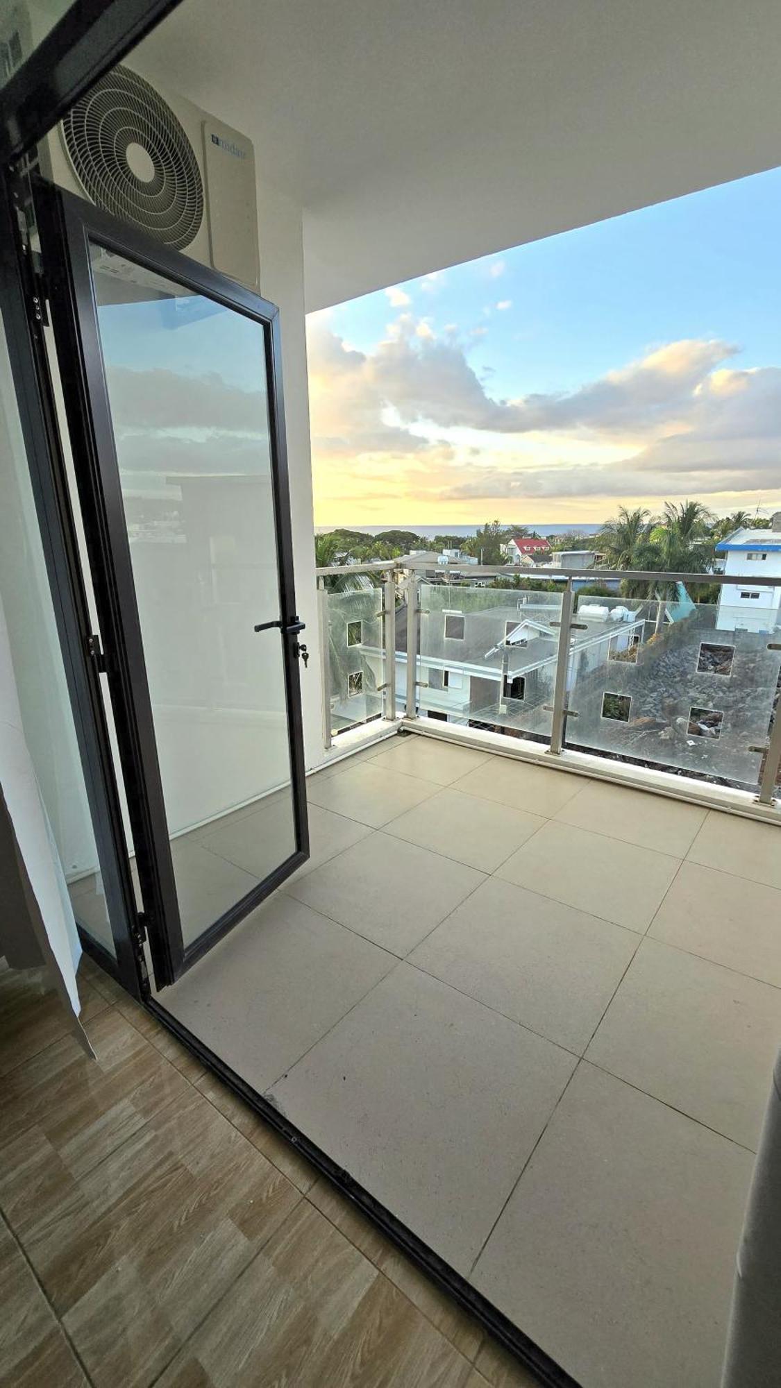 Luxury Penthouse With Infinity Pool & Stunning Sea View Apartamento Flic-en-Flacq Exterior foto